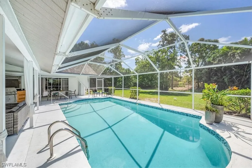 18 Paddington Court Naples FL 34104