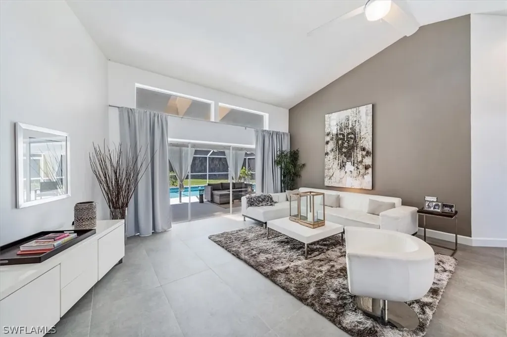 18 Paddington Court Naples FL 34104