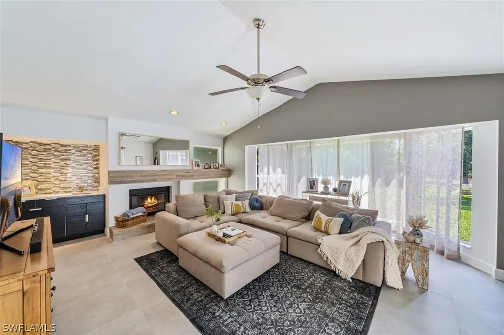 18 Paddington Court Naples FL 34104