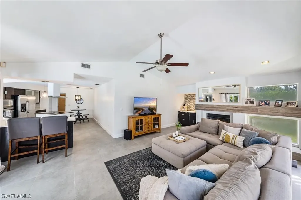 18 Paddington Court Naples FL 34104