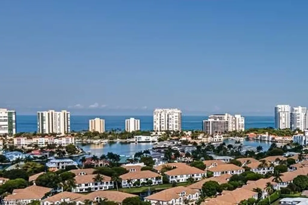 Naples FL, 740 Park Shore Drive