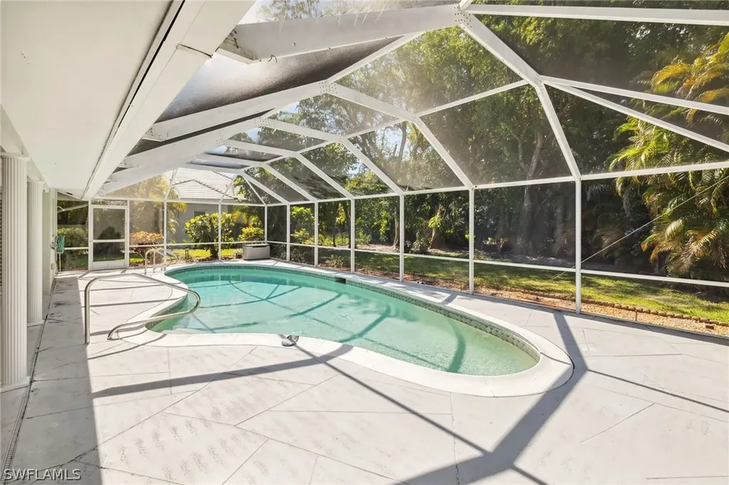 740 Park Shore Drive Naples FL 34103