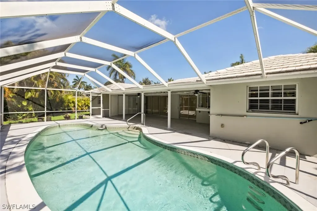 740 Park Shore Drive Naples FL 34103