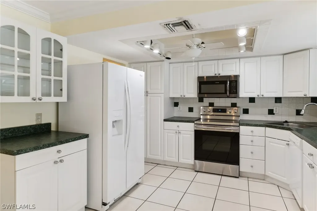 740 Park Shore Drive Naples FL 34103