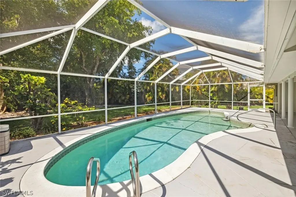 740 Park Shore Drive Naples FL 34103