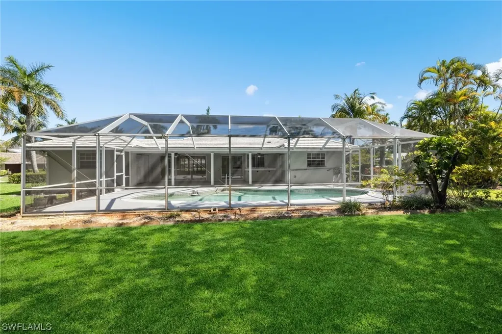 740 Park Shore Drive Naples FL 34103