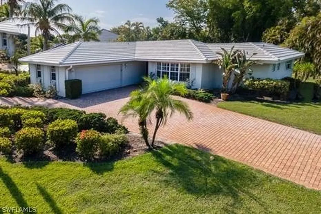 740 Park Shore Drive Naples FL 34103