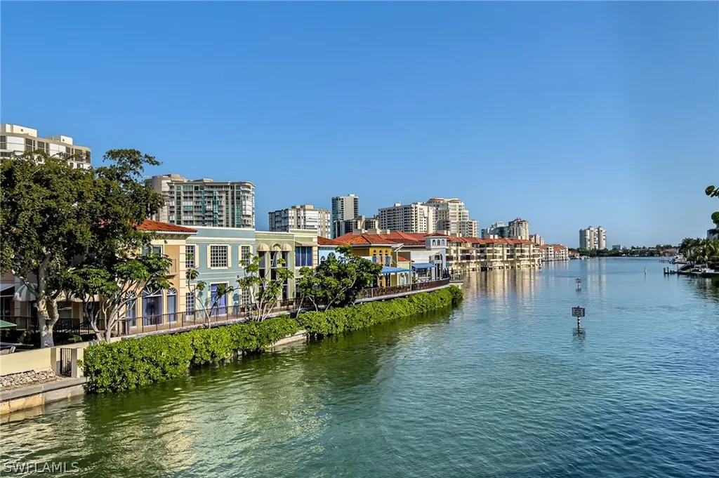 740 Park Shore Drive Naples FL 34103