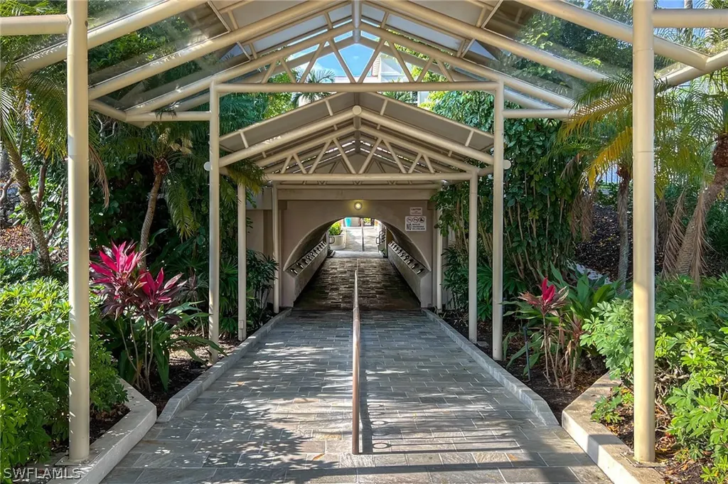 740 Park Shore Drive Naples FL 34103