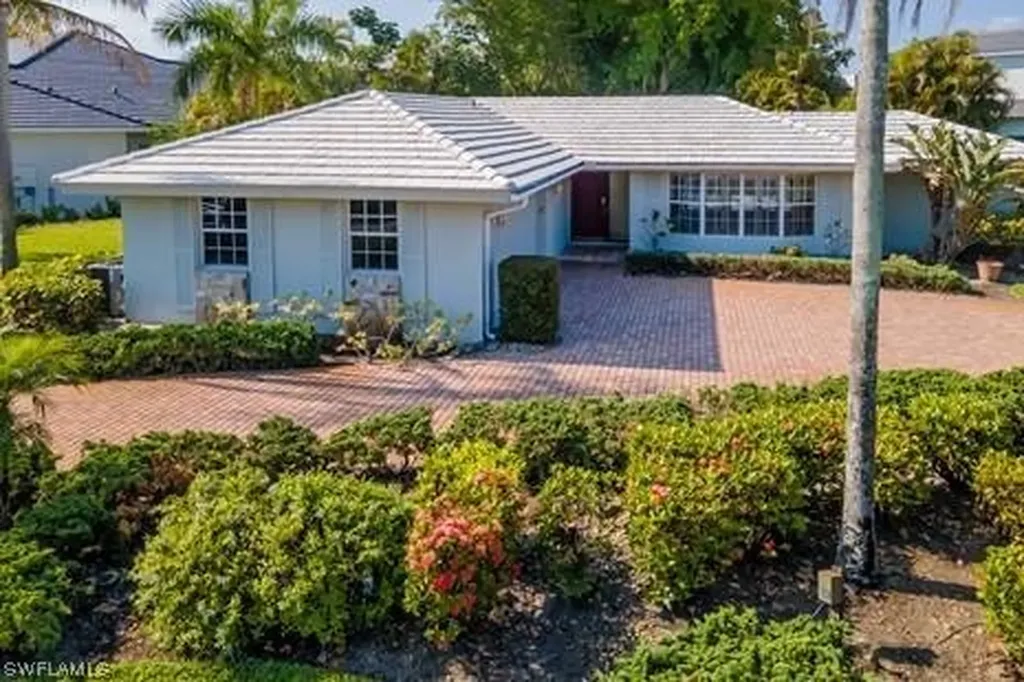 740 Park Shore Drive Naples FL 34103