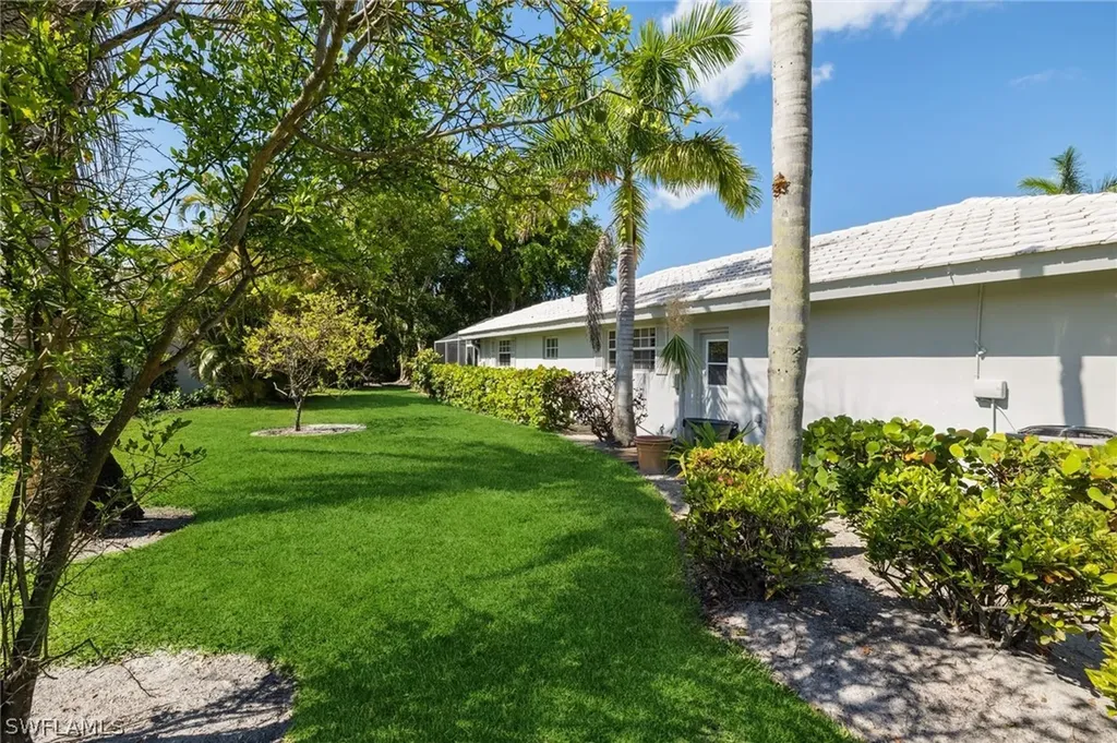 740 Park Shore Drive Naples FL 34103