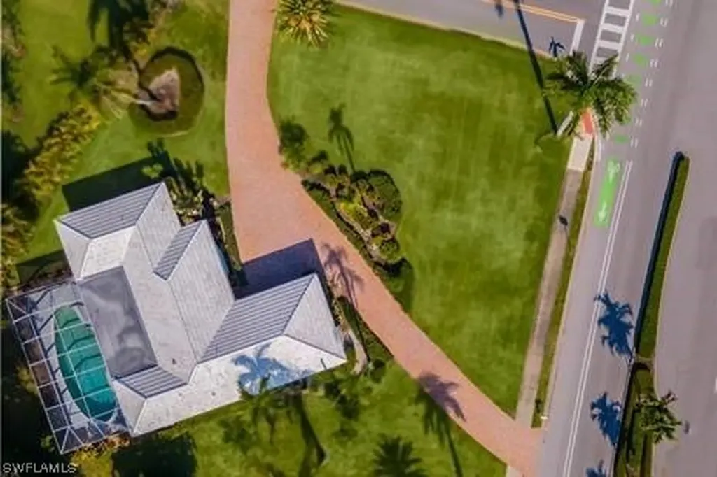 740 Park Shore Drive Naples FL 34103