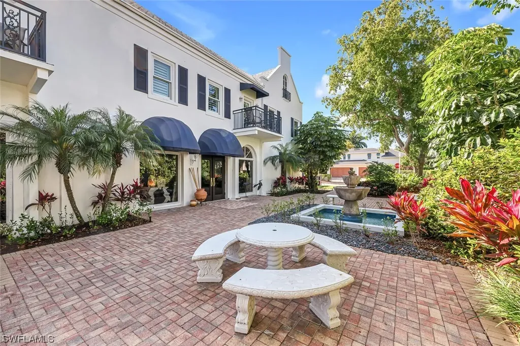 292 14th Avenue S Naples FL 34102