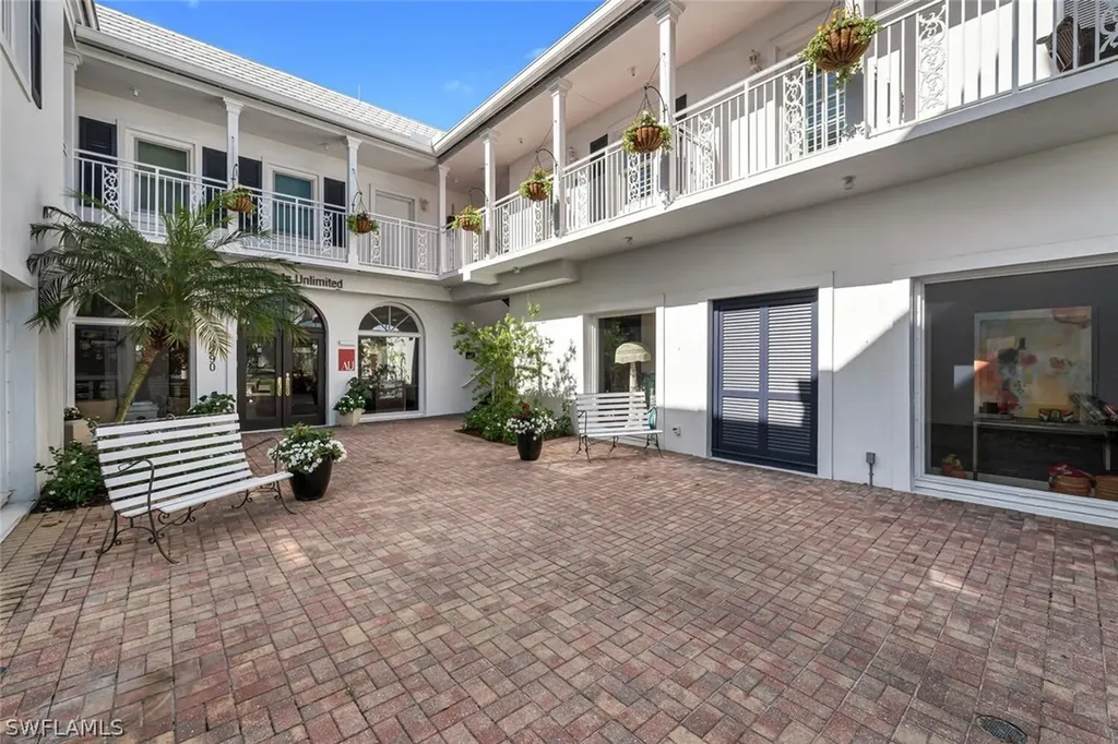 292 14th Avenue S Naples FL 34102