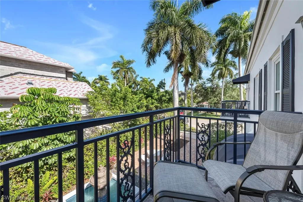 292 14th Avenue S Naples FL 34102