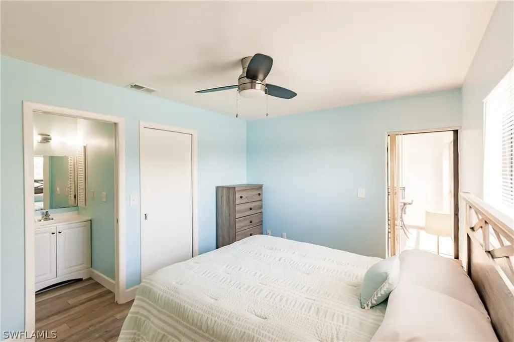 4925 York Street Cape Coral FL 33904