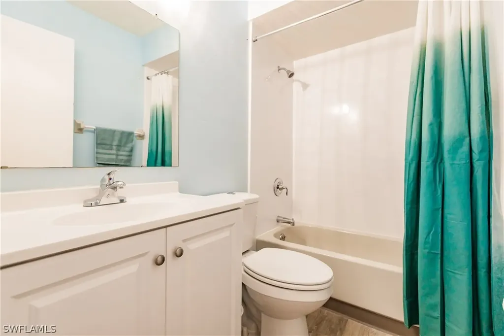 4925 York Street Cape Coral FL 33904