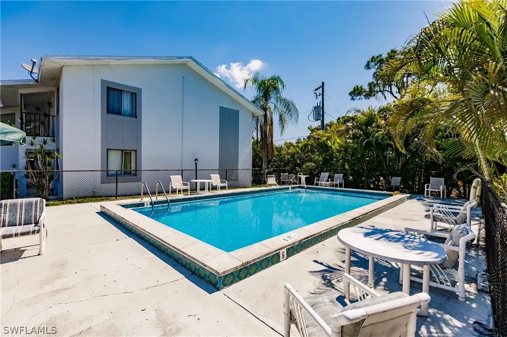 4925 York Street Cape Coral FL 33904
