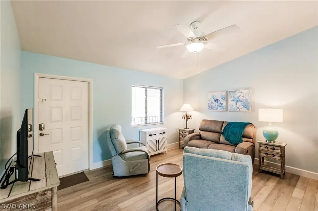 4925 York Street Cape Coral FL 33904