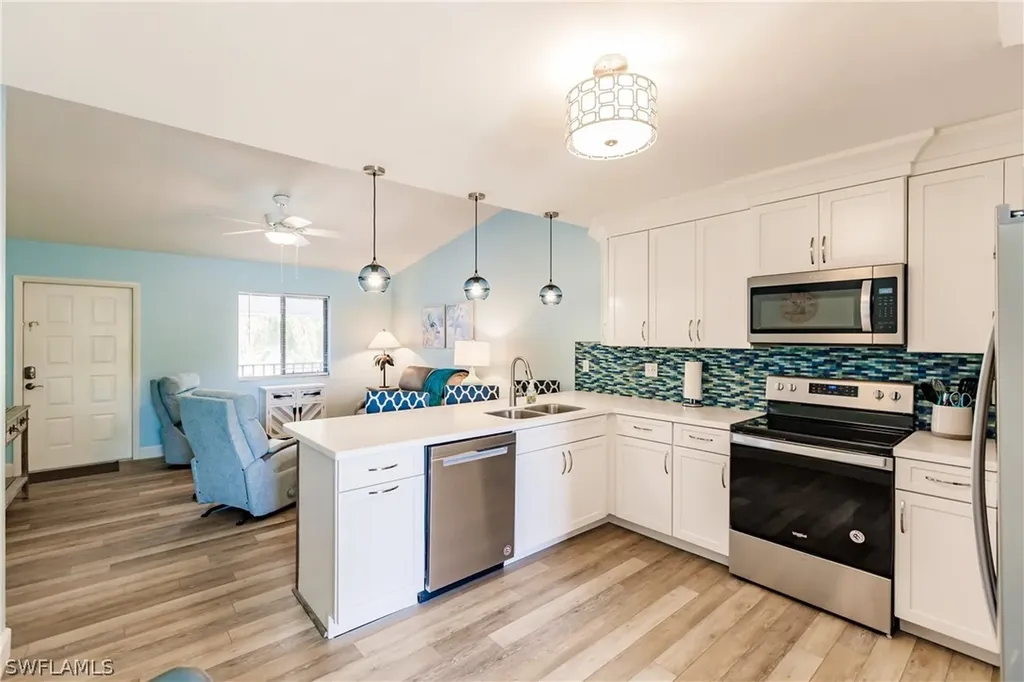 4925 York Street Cape Coral FL 33904