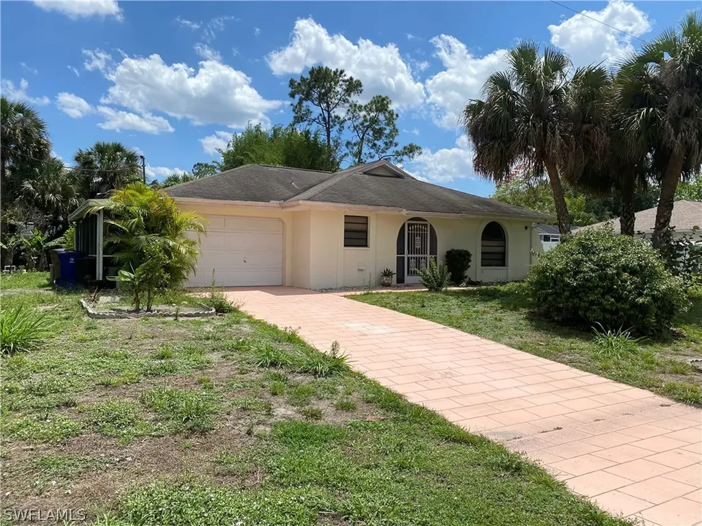 2906 E 5th Street Lehigh Acres FL 33972