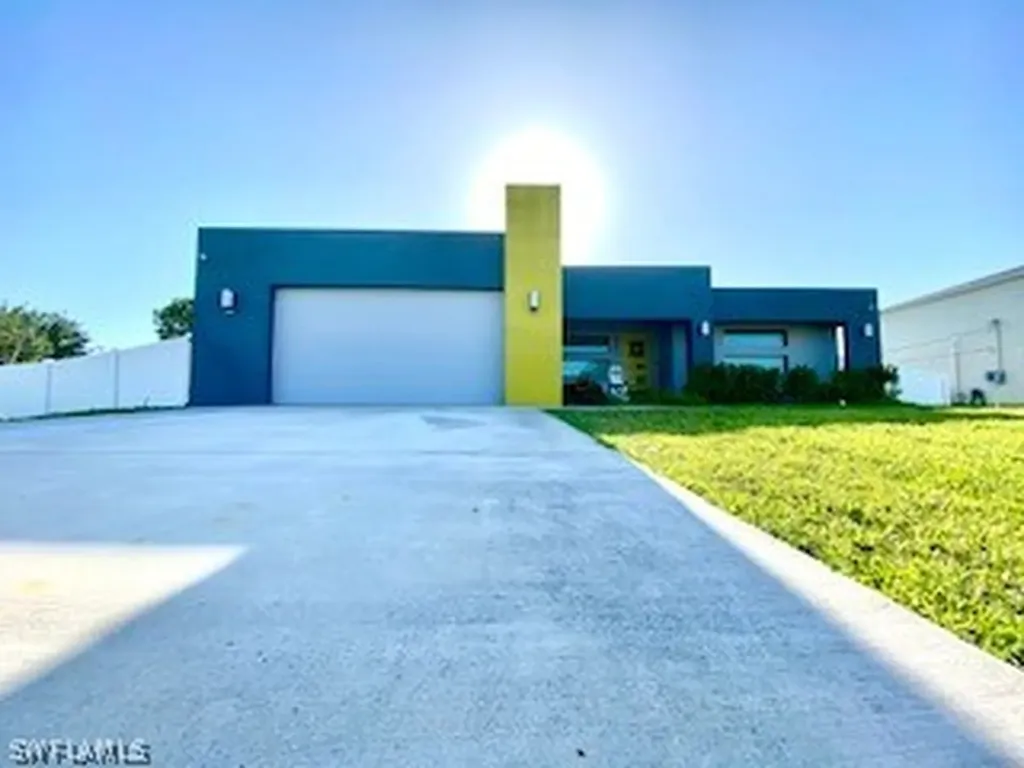 1324 NE 4th Place Cape Coral FL 33909