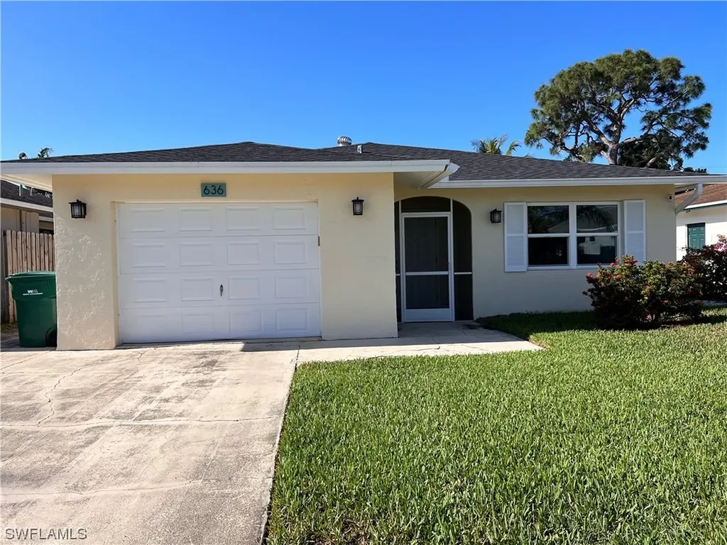 Naples FL, 636 98th Avenue N