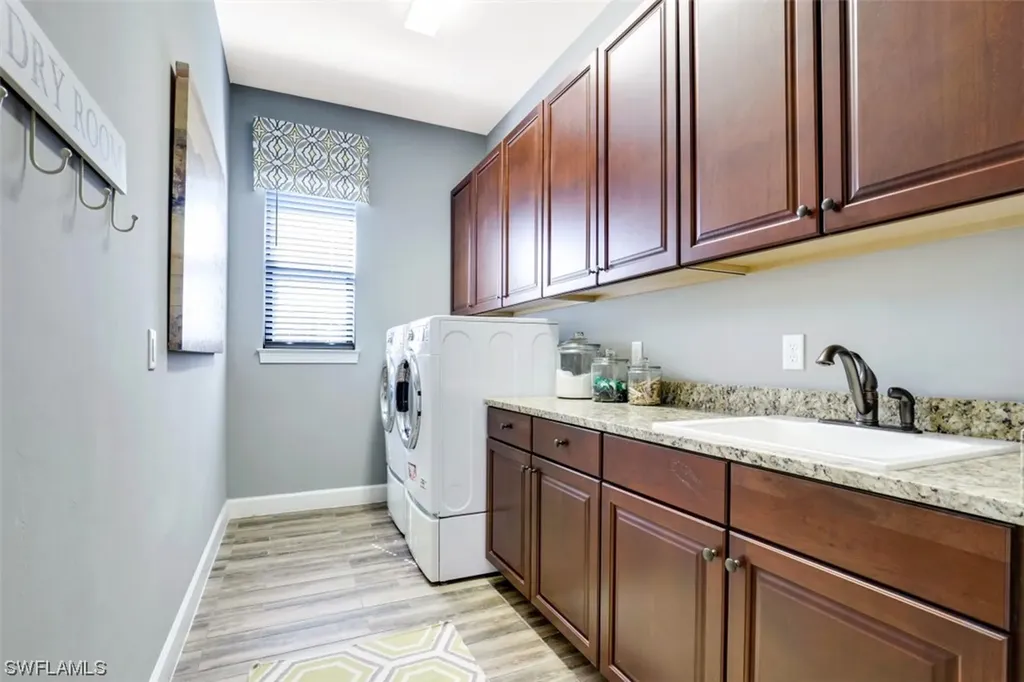8697 Cavano Street Naples FL 34119