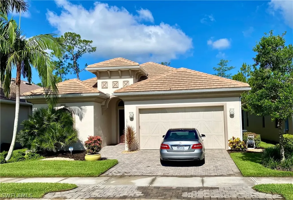 Naples FL, 1518 Serrano Circle