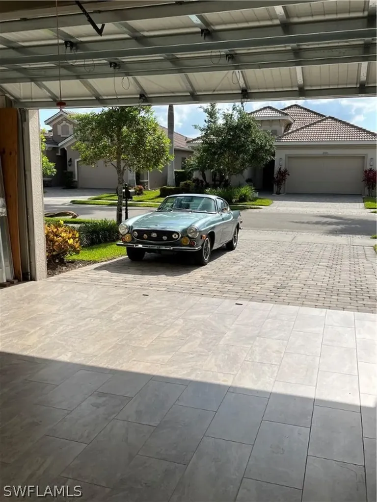 1518 Serrano Circle Naples FL 34105