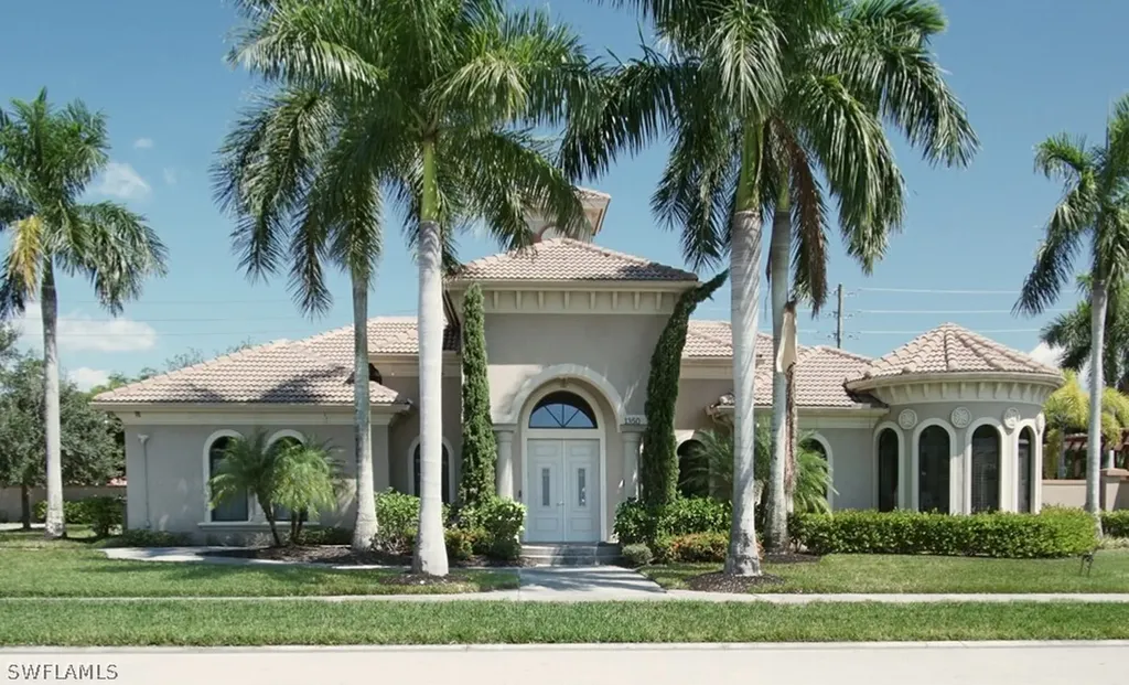 1518 Serrano Circle Naples FL 34105