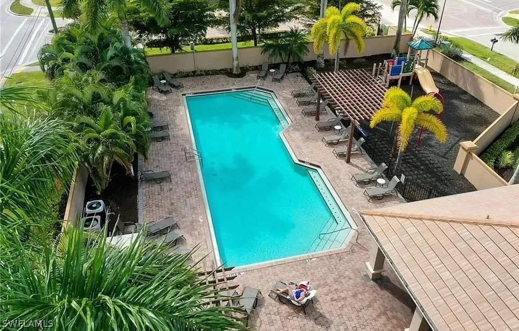 1518 Serrano Circle Naples FL 34105