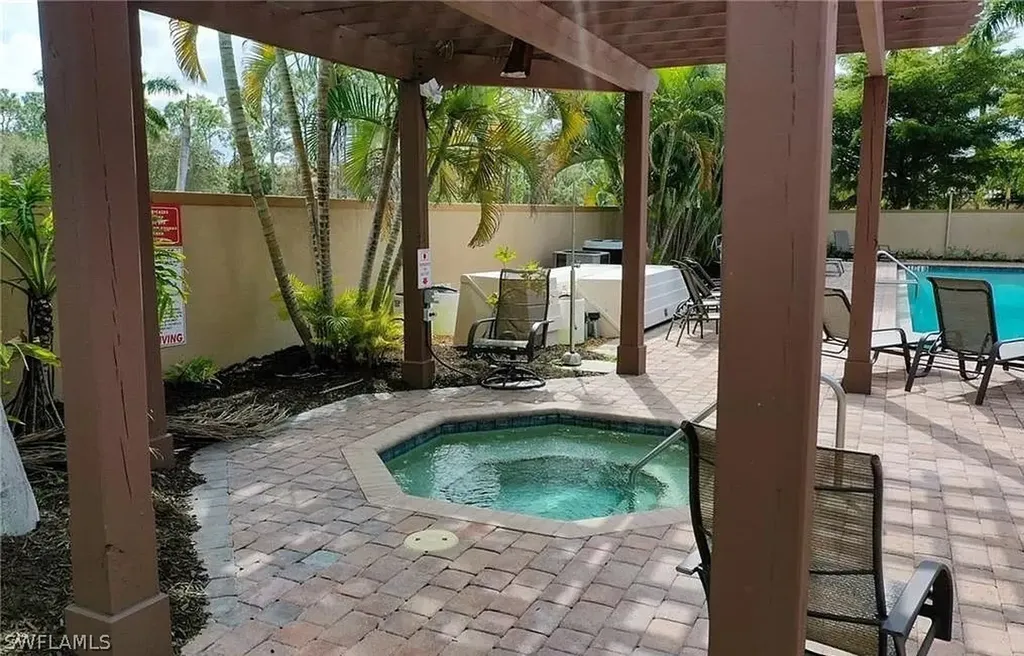 1518 Serrano Circle Naples FL 34105