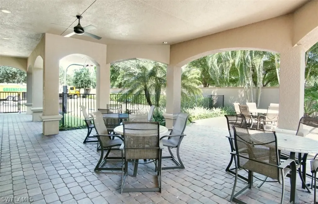 1518 Serrano Circle Naples FL 34105