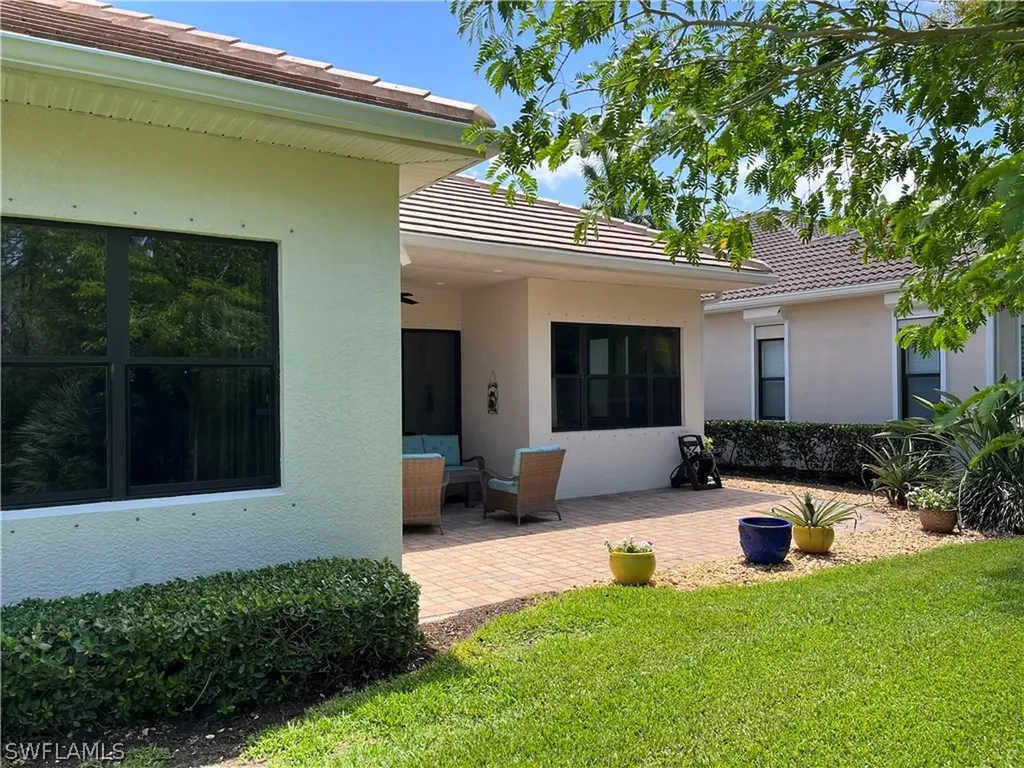 1518 Serrano Circle Naples FL 34105