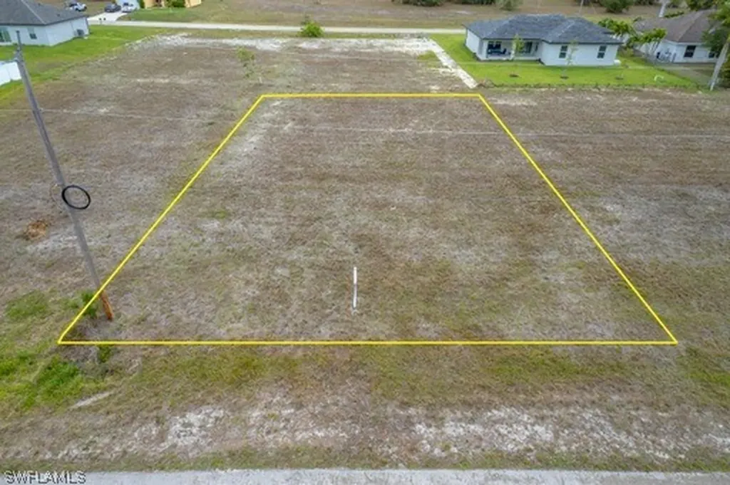 4717 NW 39th Place Cape Coral FL 33993