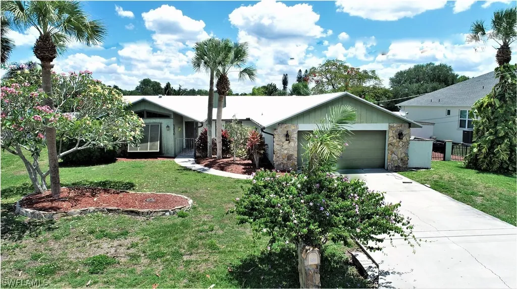 2210 Isle Of Pines Avenue Fort Myers FL 33905