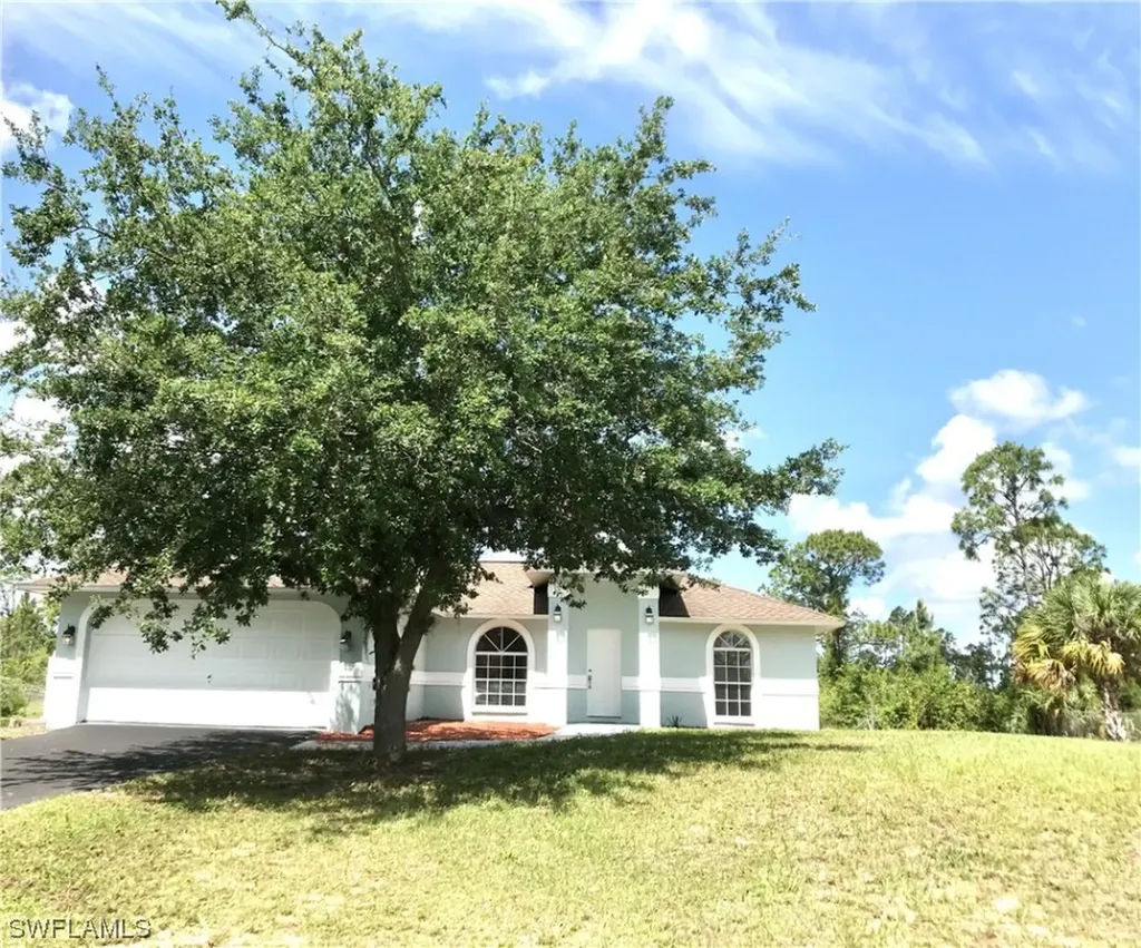 4865 18th Street NE Naples FL 34120