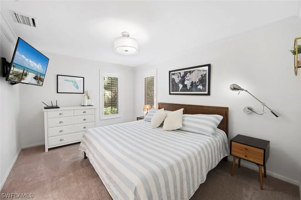 1827 Middle Gulf Drive Sanibel FL 33957