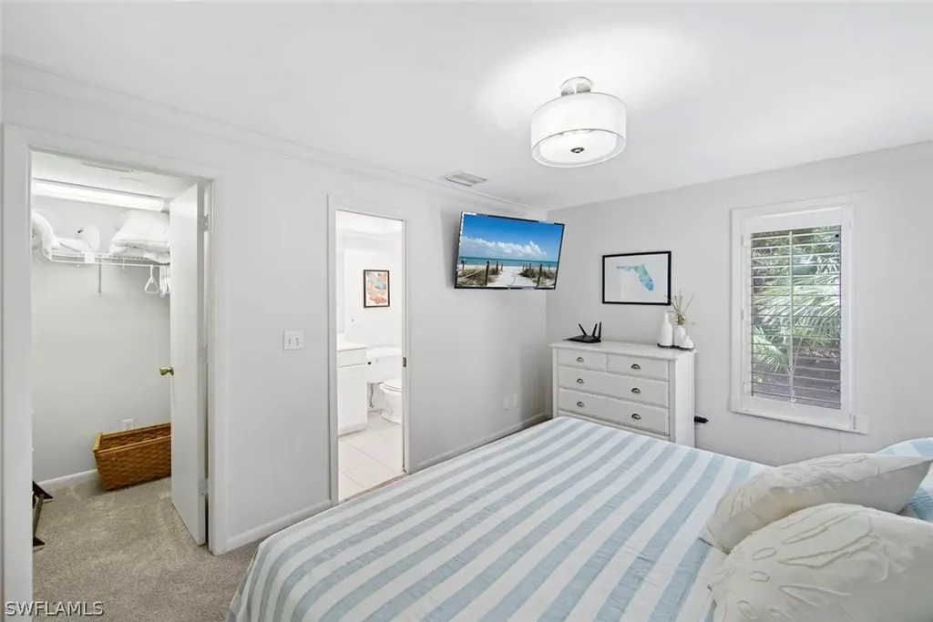 1827 Middle Gulf Drive Sanibel FL 33957