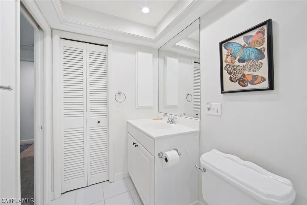 1827 Middle Gulf Drive Sanibel FL 33957