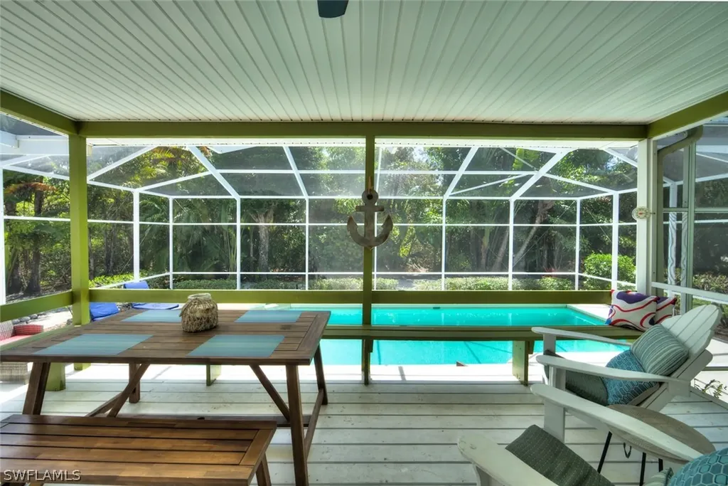 1827 Middle Gulf Drive Sanibel FL 33957