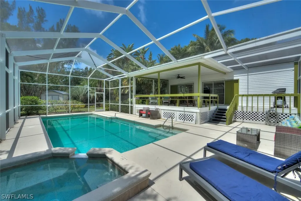 1827 Middle Gulf Drive Sanibel FL 33957