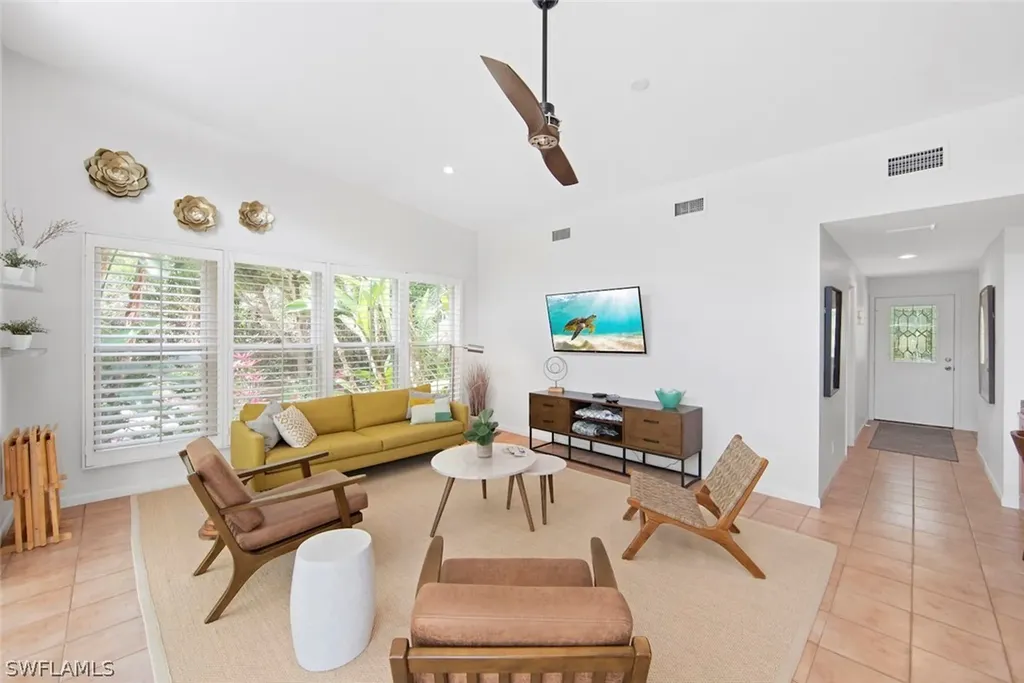 1827 Middle Gulf Drive Sanibel FL 33957