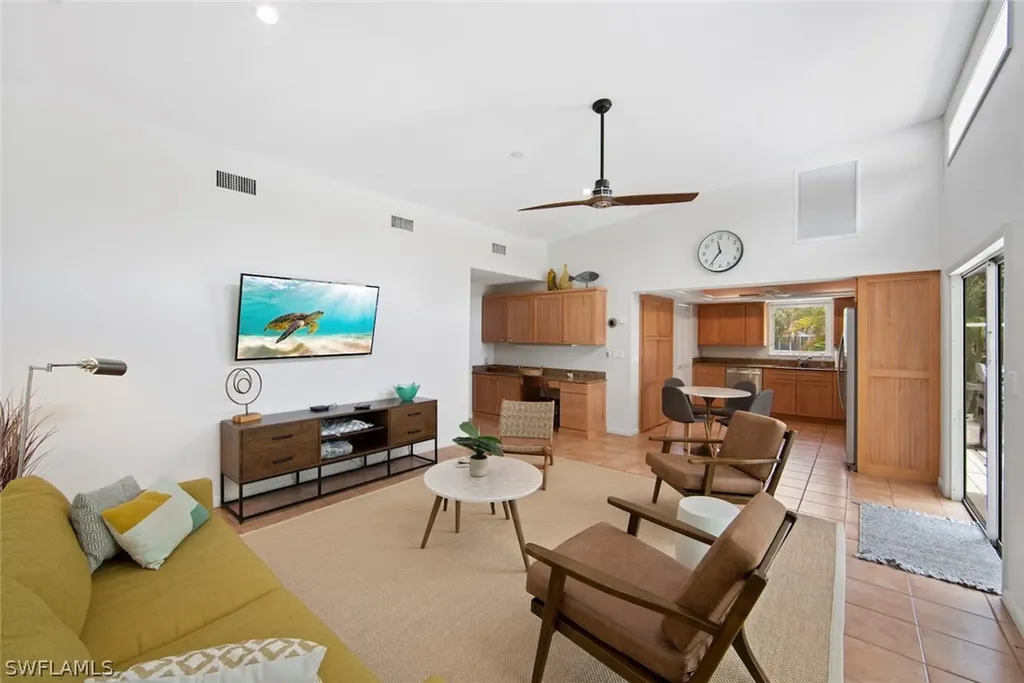 1827 Middle Gulf Drive Sanibel FL 33957