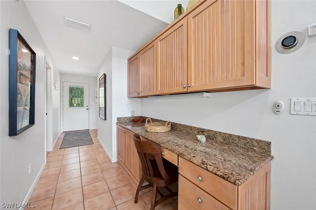 1827 Middle Gulf Drive Sanibel FL 33957