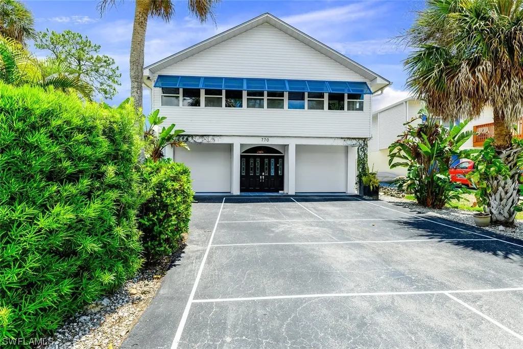 770 Park Avenue Naples FL 34110