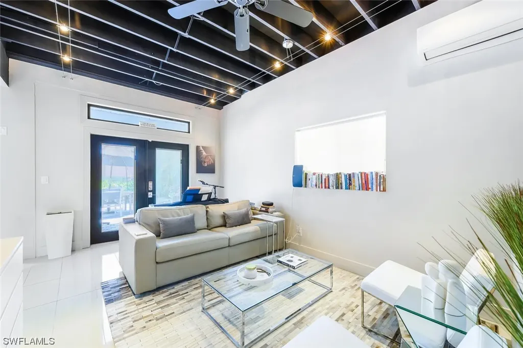770 Park Avenue Naples FL 34110