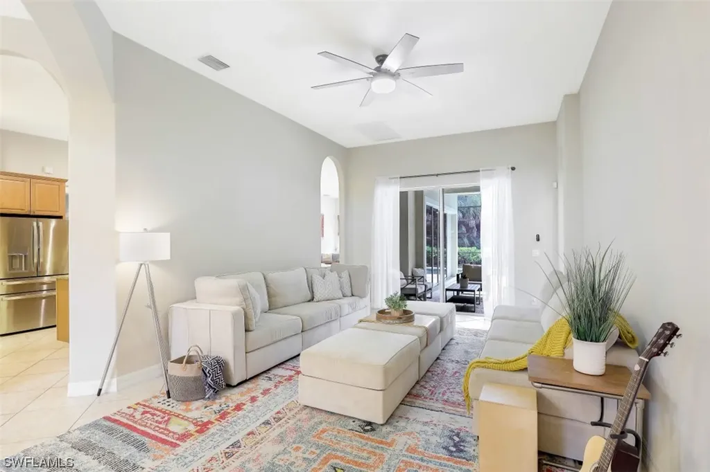 400 Cypress Way W Naples FL 34110