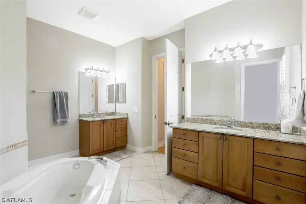 400 Cypress Way W Naples FL 34110
